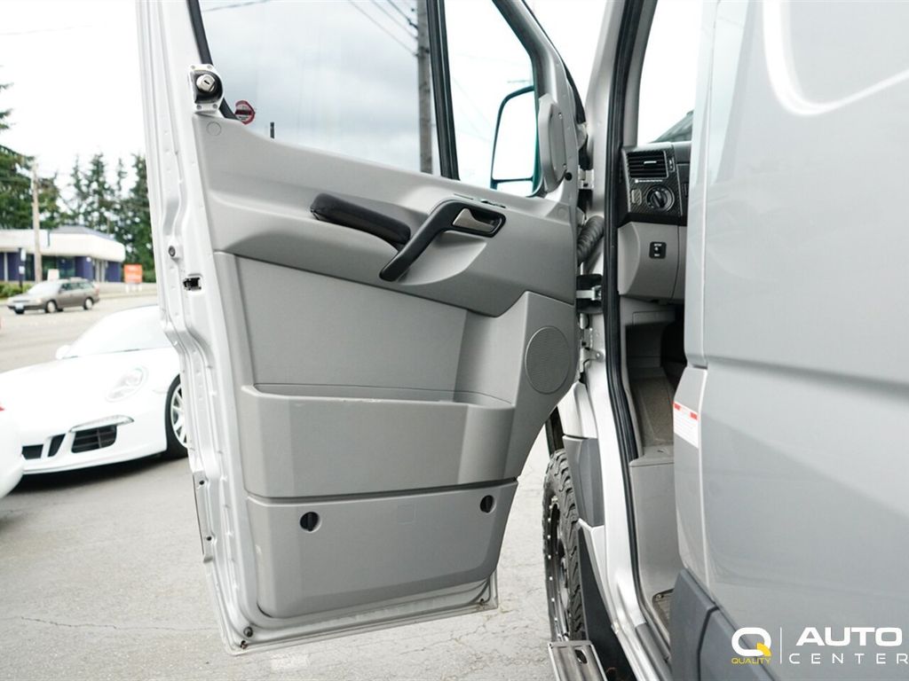 2018 Mercedes-Benz Sprinter Cargo Van 2500 Standard Roof V6 144" 4WD - 22790436 - 25
