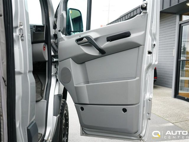 2018 Mercedes-Benz Sprinter Cargo Van 2500 Standard Roof V6 144" 4WD - 22790436 - 30