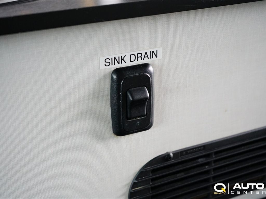 2018 Mercedes-Benz Sprinter Cargo Van 2500 Standard Roof V6 144" 4WD - 22790436 - 57