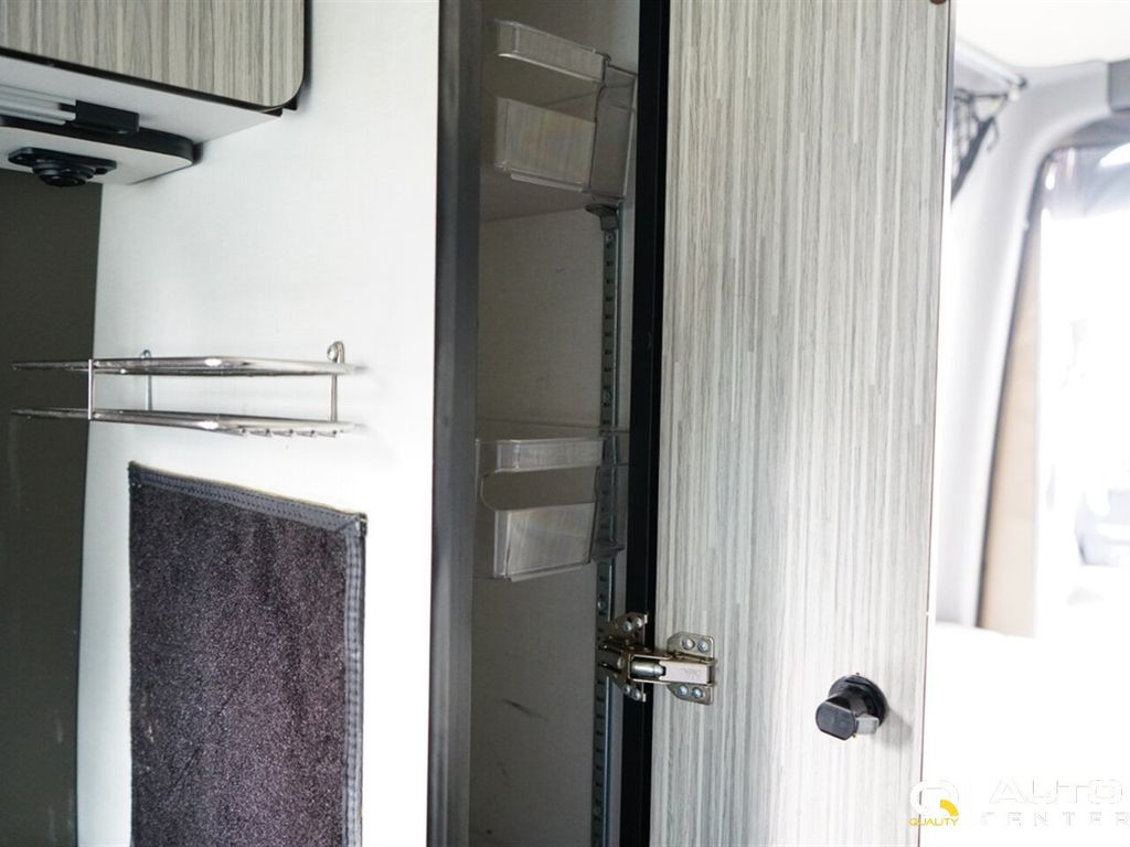 2018 Mercedes-Benz Sprinter Cargo Van 2500 Standard Roof V6 144" 4WD - 22790436 - 62