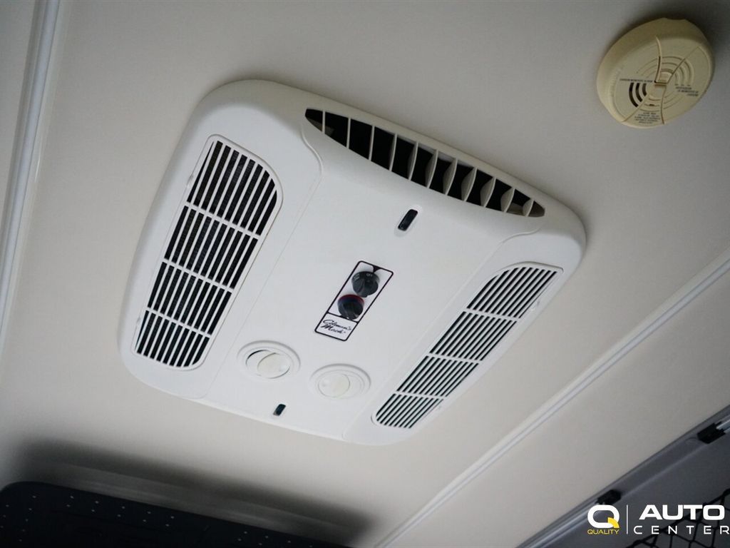 2018 Mercedes-Benz Sprinter Cargo Van 2500 Standard Roof V6 144" 4WD - 22790436 - 63