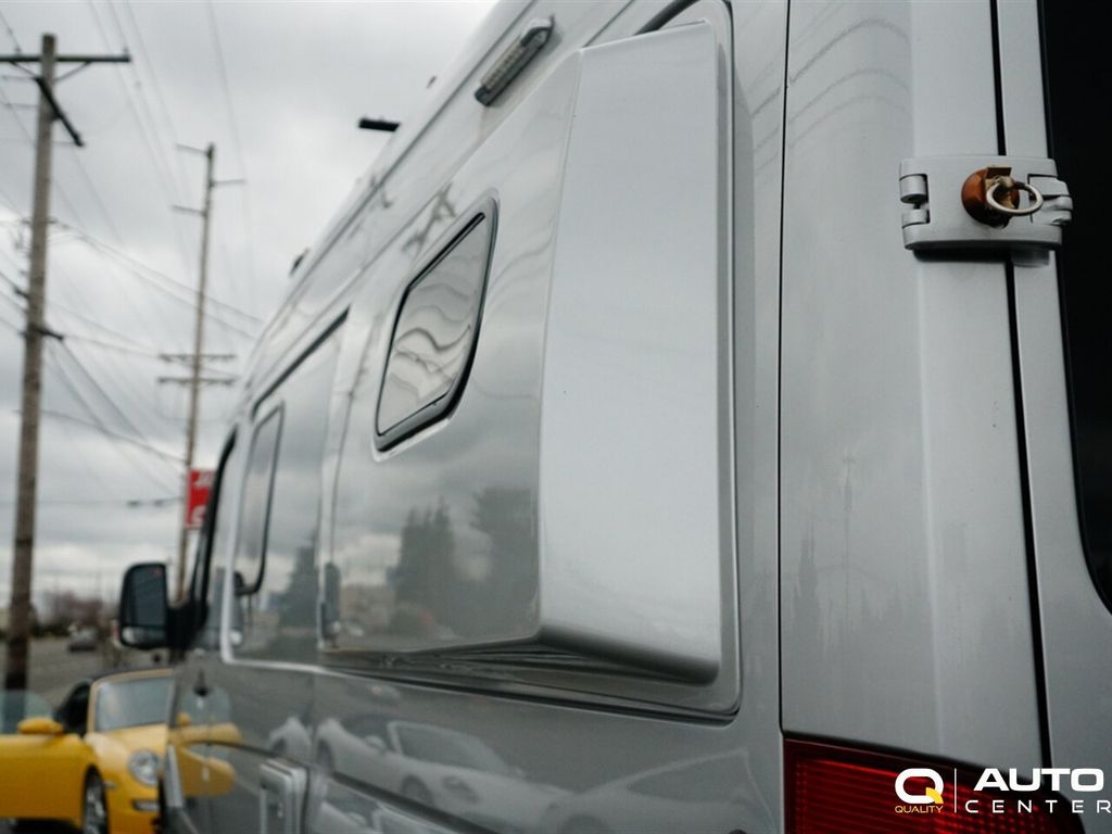2018 Mercedes-Benz Sprinter Cargo Van 2500 Standard Roof V6 144" 4WD - 22790436 - 7