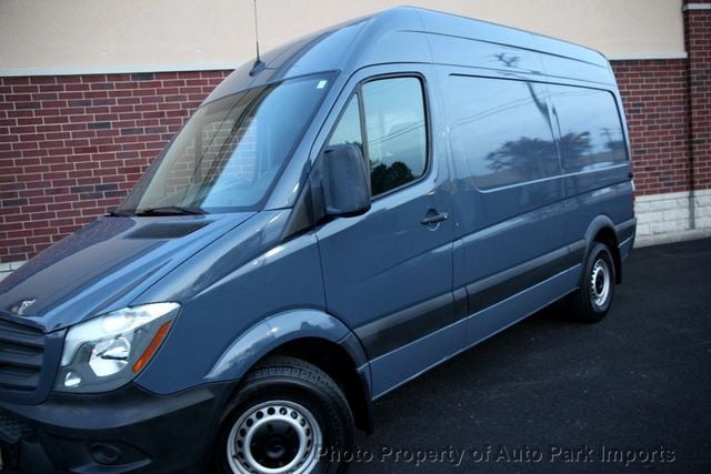 2018 Mercedes-Benz Sprinter Cargo Van 2500 Standard Roof V6 144" RWD - 22627846 - 4