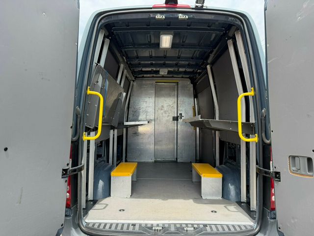 2018 Mercedes-Benz Sprinter Cargo Van 2500 Standard Roof V6 144" RWD - 23060238 - 4