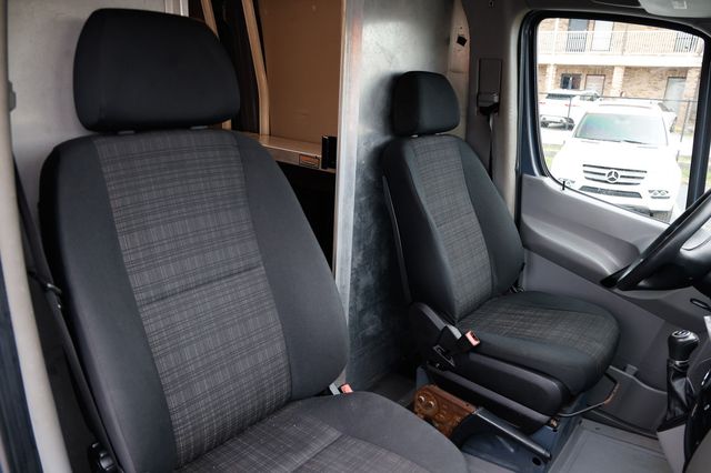 2018 Mercedes-Benz Sprinter Cargo Van 2500 Standard Roof V6 144" RWD - 22941495 - 11