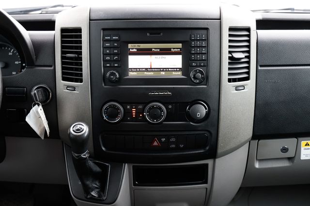 2018 Mercedes-Benz Sprinter Cargo Van 2500 Standard Roof V6 144" RWD - 22941495 - 32