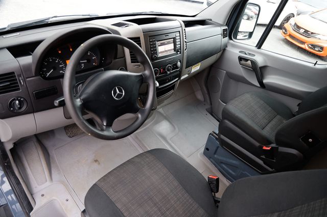 2018 Mercedes-Benz Sprinter Cargo Van 2500 Standard Roof V6 144" RWD - 22941495 - 3
