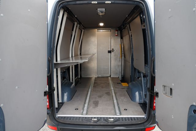 2018 Mercedes-Benz Sprinter Cargo Van 2500 Standard Roof V6 144" RWD - 22941495 - 7