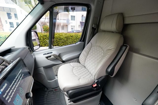 2018 Mercedes-Benz Sprinter Passenger Van 2500 Standard Roof V6 144" RWD - 23000361 - 46