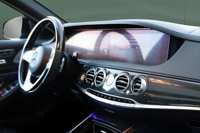 2018 Mercedes-Benz S-Class S 560 4MATIC Sedan - 23078956 - 32