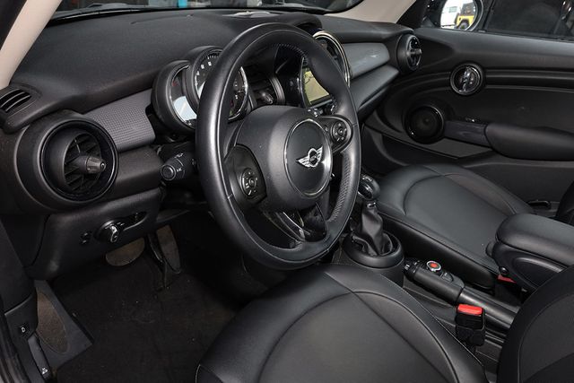 2018 MINI Cooper Hardtop 4 Door  - 22935654 - 19