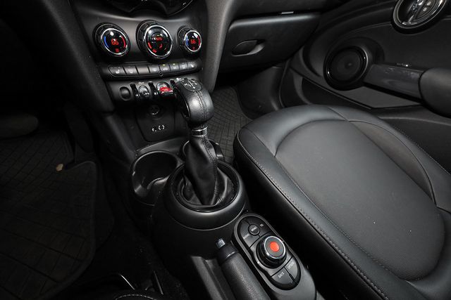 2018 MINI Cooper Hardtop 4 Door  - 22935654 - 27