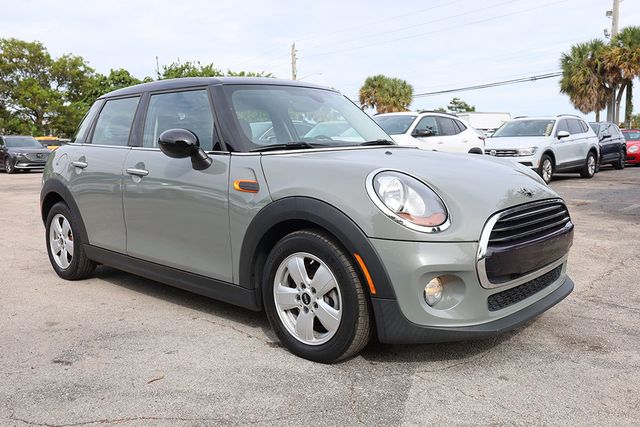 2018 MINI Cooper Hardtop 4 Door  - 22935654 - 4