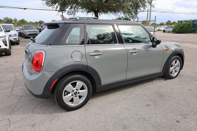 2018 MINI Cooper Hardtop 4 Door  - 22935654 - 6