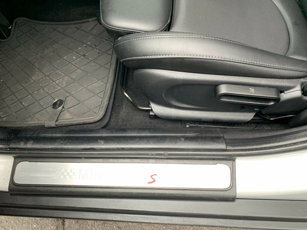 2018 MINI Cooper S Hardtop 4 Door 1-OWNER Hardtop 4D S Hatchback - 22948088 - 13