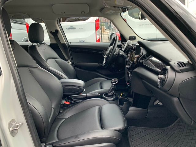 2018 MINI Cooper S Hardtop 4 Door 1-OWNER Hardtop 4D S Hatchback - 22948088 - 17