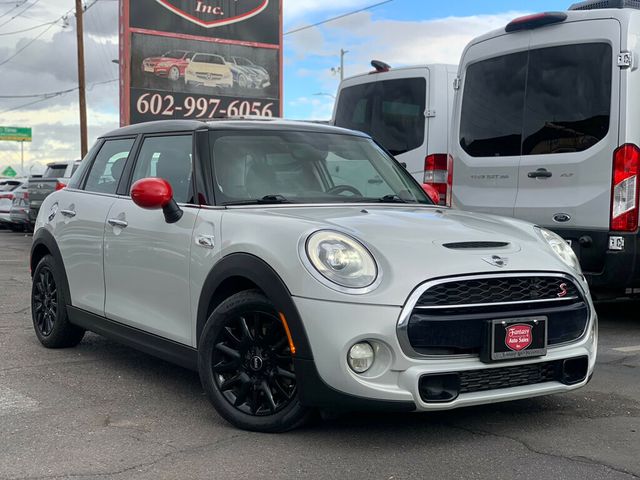 2018 MINI Cooper S Hardtop 4 Door 1-OWNER Hardtop 4D S Hatchback - 22948088 - 1