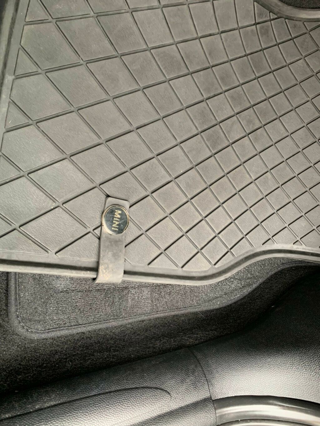 2018 MINI Cooper S Hardtop 4 Door 1-OWNER Hardtop 4D S Hatchback - 22948088 - 24