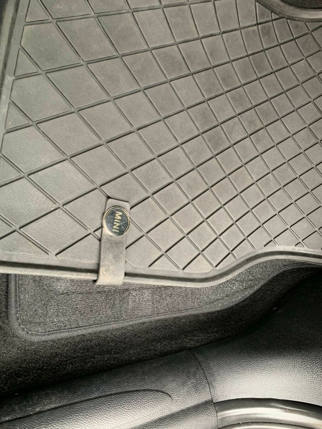 2018 MINI Cooper S Hardtop 4 Door 1-OWNER Hardtop 4D S Hatchback - 22948088 - 24