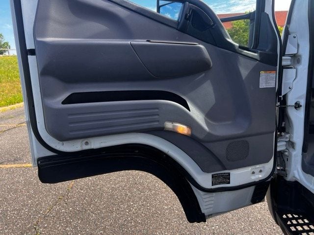 2018 Mitsubishi 16 FOOT BOX TRUCK CAB OVER DIESEL LOW MILES SEVERAL IN STOCK - 22434395 - 19