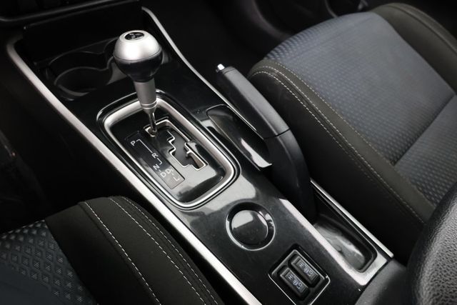 2018 Mitsubishi Outlander SE with Power Glass Sunroof and LED Foglights - 22937969 - 13