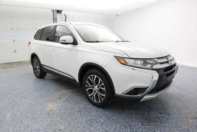 2018 Mitsubishi Outlander SE with Power Glass Sunroof and LED Foglights - 22937969 - 1