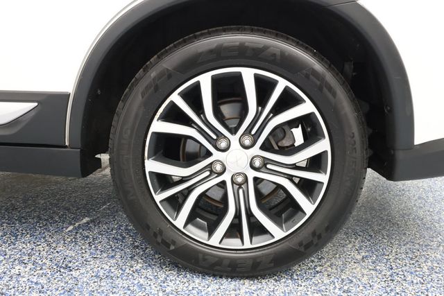 2018 Mitsubishi Outlander SE with Power Glass Sunroof and LED Foglights - 22937969 - 5