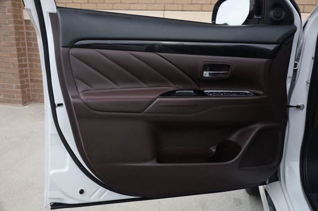 2018 Mitsubishi Outlander PHEV GT - 23094550 - 14