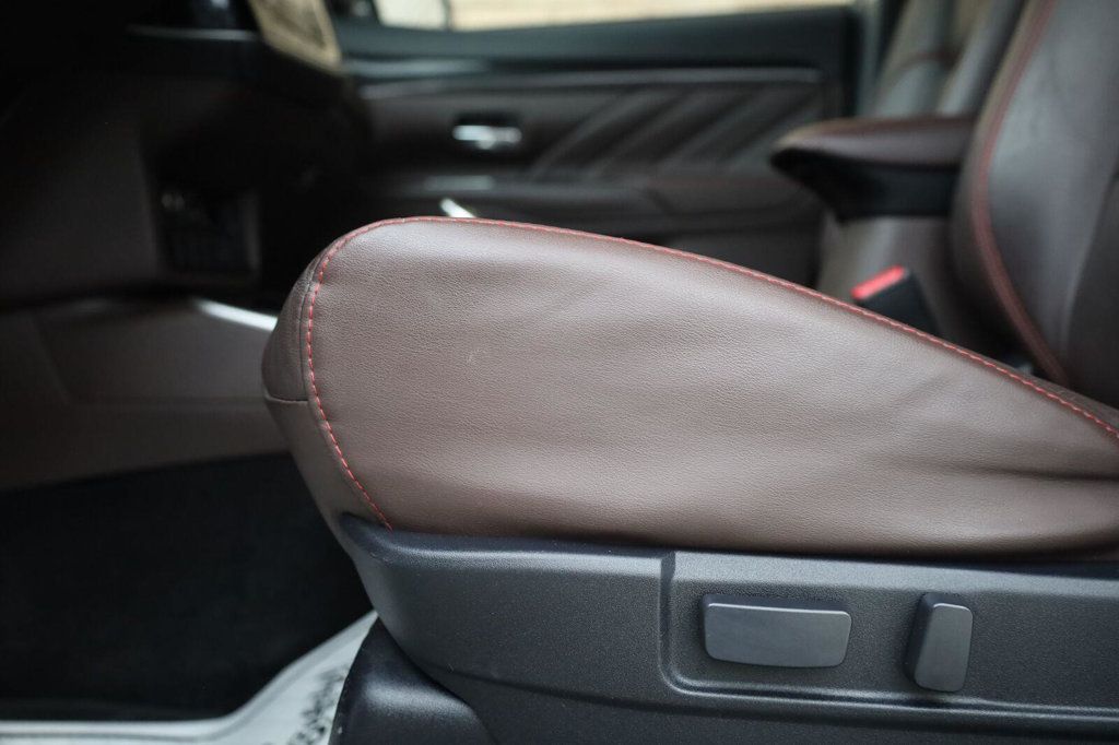 Mitsubishi Outlander photo 19