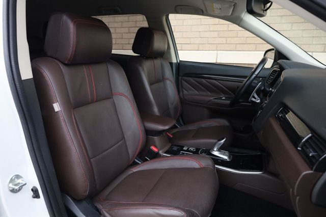 2018 Mitsubishi Outlander PHEV GT - 23094550 - 28