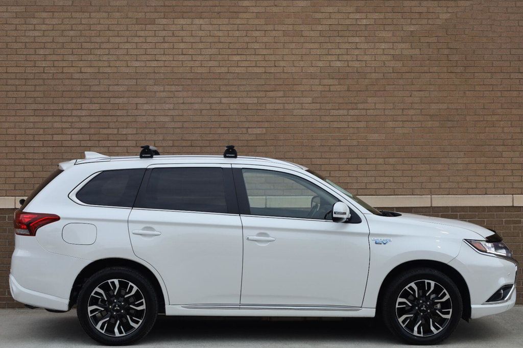 Mitsubishi Outlander photo 3