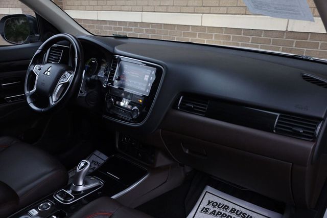 2018 Mitsubishi Outlander PHEV GT - 23094550 - 29