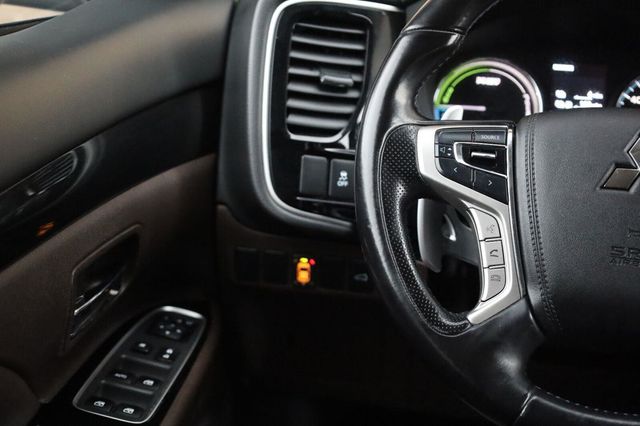 2018 Mitsubishi Outlander PHEV GT - 23094550 - 32