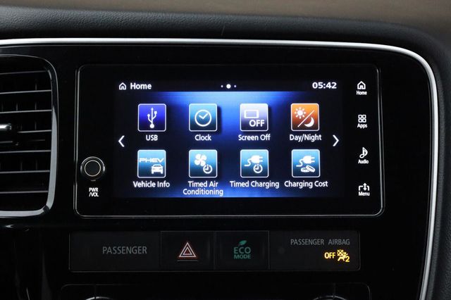 2018 Mitsubishi Outlander PHEV GT - 23094550 - 41