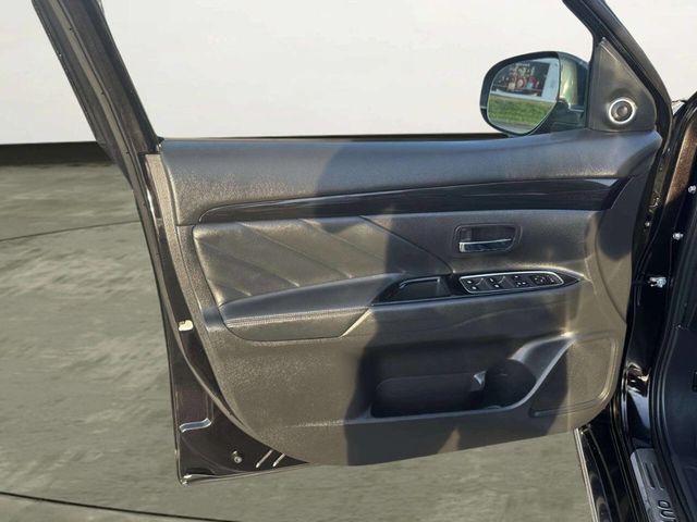 2018 Mitsubishi Outlander PHEV GT S-AWC - 23006136 - 9