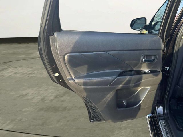 2018 Mitsubishi Outlander PHEV GT S-AWC - 23006136 - 11