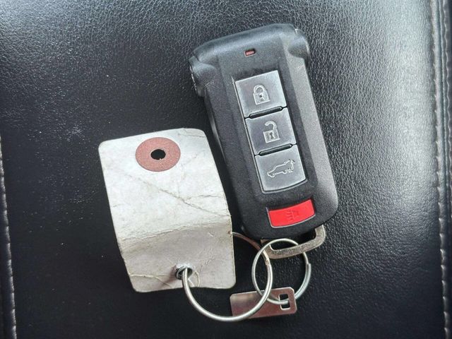 2018 Mitsubishi Outlander PHEV GT S-AWC - 23006136 - 33