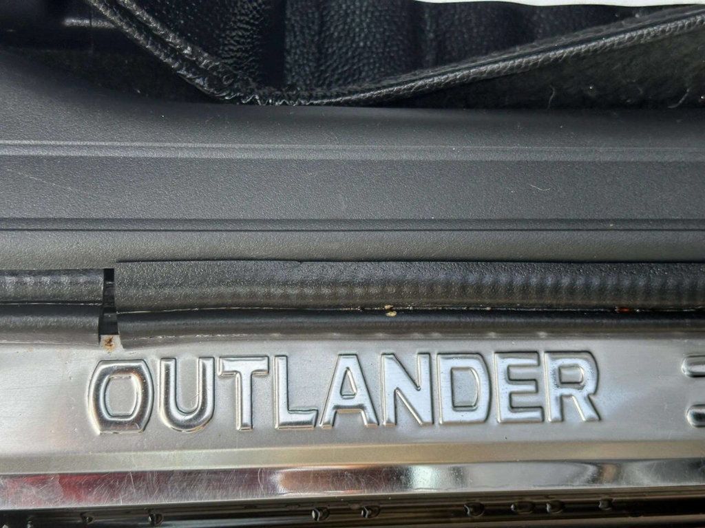 2018 Mitsubishi Outlander PHEV GT S-AWC - 23006136 - 39