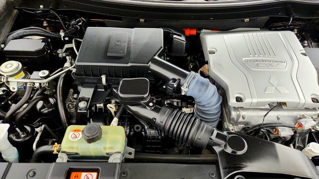 2018 Mitsubishi Outlander PHEV SEL S-AWC - 23097440 - 25