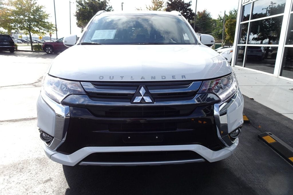 2018 Mitsubishi Outlander PHEV SEL S-AWC photo 3