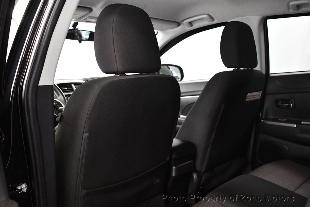 2018 Mitsubishi Outlander Sport ES photo 18