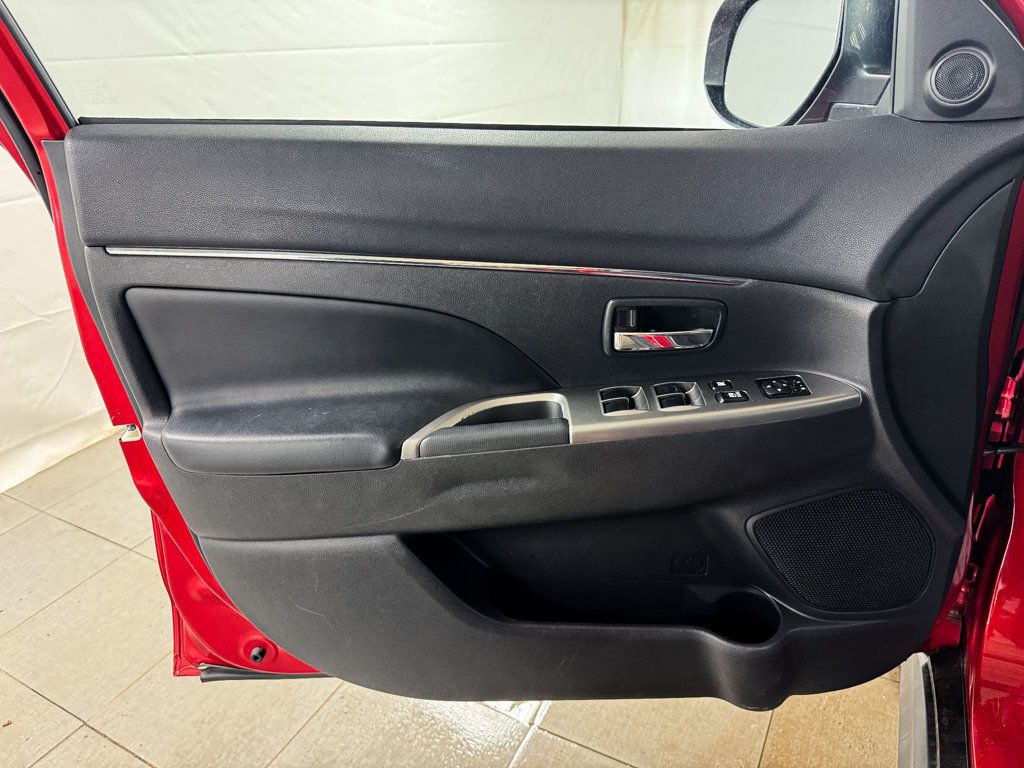 2018 Mitsubishi Outlander Sport SE 4WD - 23010916 - 13