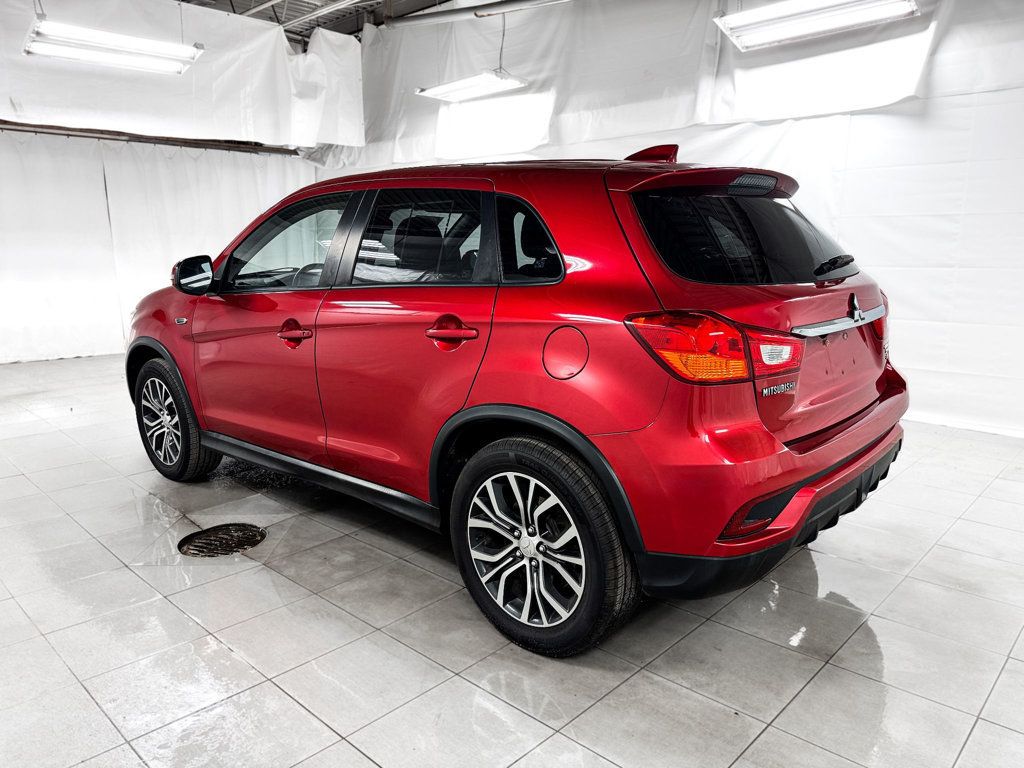 2018 Mitsubishi Outlander Sport SE 4WD - 23010916 - 3