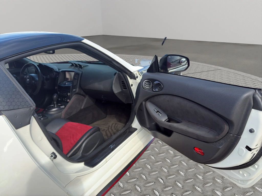 2018 Nissan 370Z Coupe NISMO Automatic - 23013373 - 22
