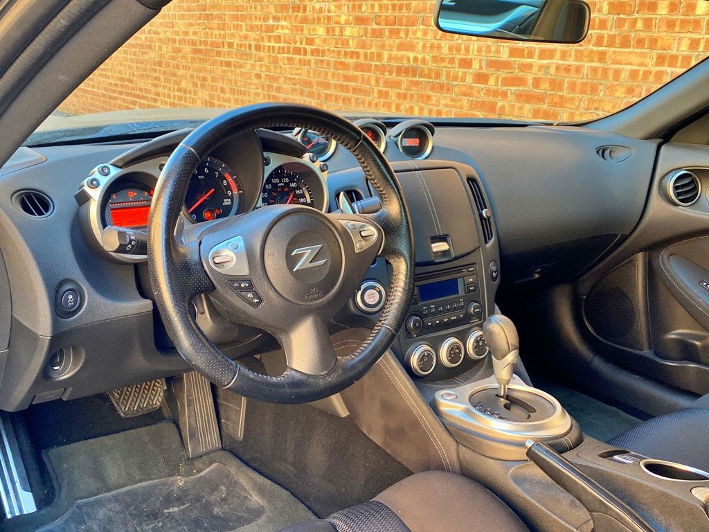 2018 Nissan 370Z Roadster Automatic - 23001798 - 9