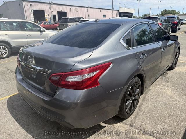 2018 Nissan Altima  - 23057941 - 3