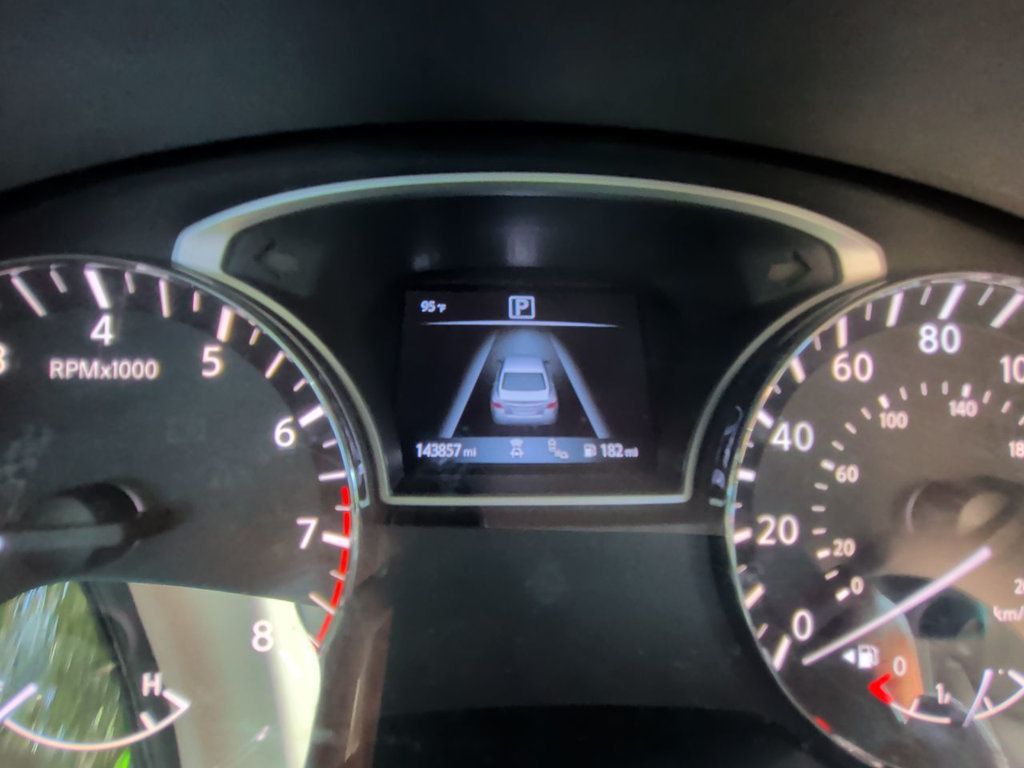 Nissan Altima photo 16