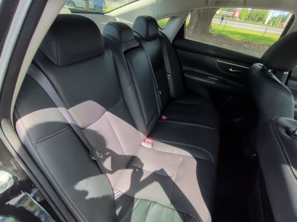 Nissan Altima photo 21