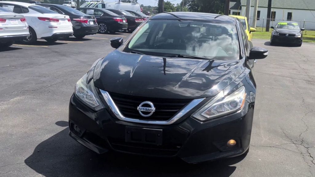Nissan Altima photo 3