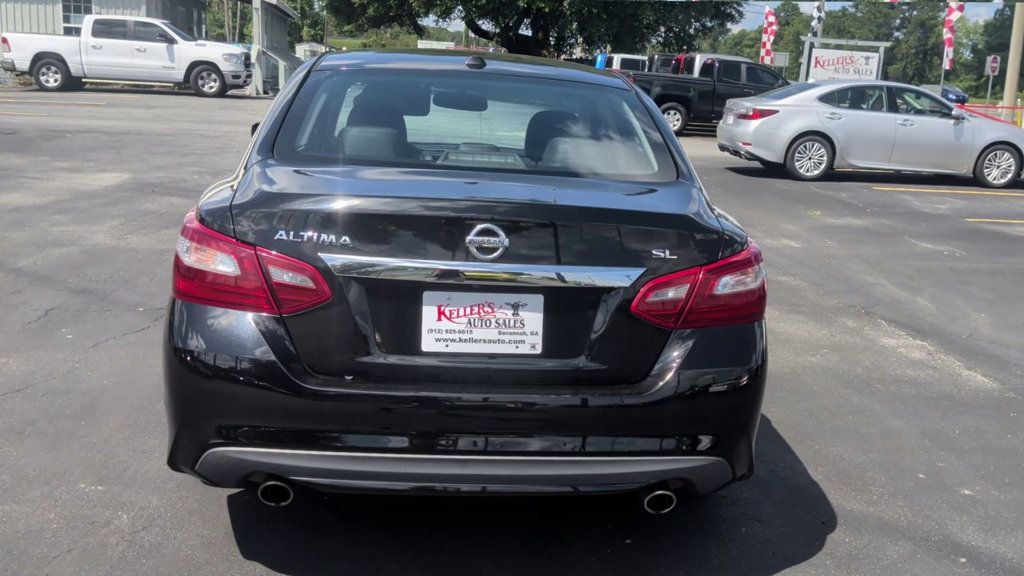 Nissan Altima photo 7